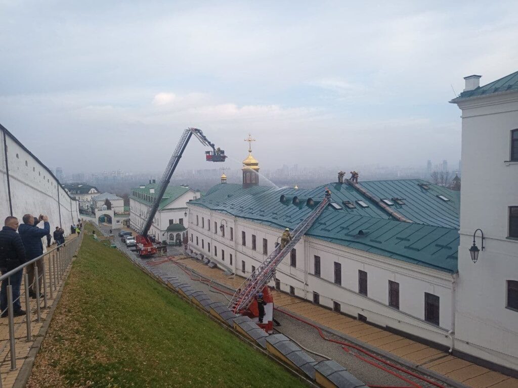 На території Києво-Печерської Лаври сталася пожежа