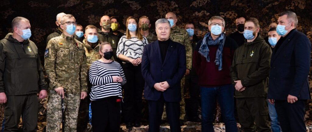 “Ми своїх не кидаємо”: Фонд Порошенка й громадські активісти зібрали потрібну суму для звільнення бойового генерала Павловського