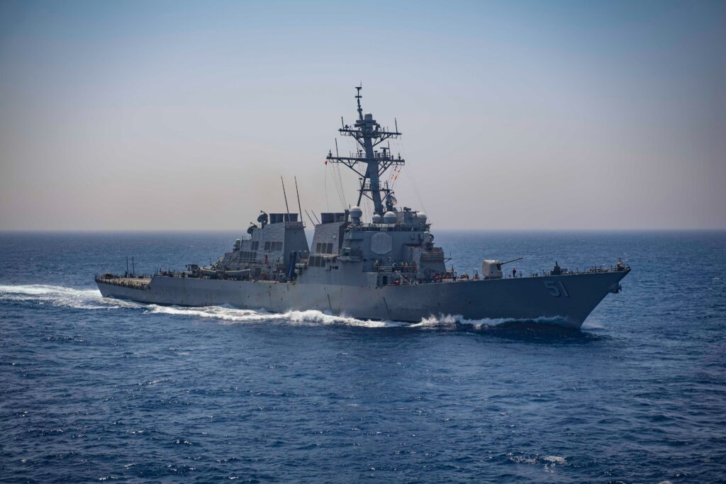 Ракетний есмінець ВМС США прямує до Чорного моря