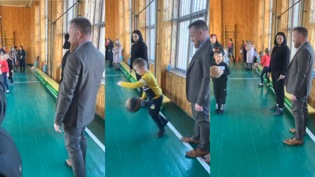 “Слуга” Камельчук знехтував правилами протиепідемічної безпеки на Львівщині: нардеп спілкувався зі школярами без маски