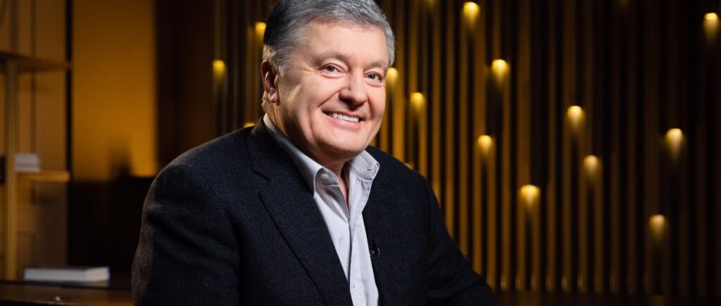 Порошенко выигрывает у Зеленского во втором туре — опрос «Деминициатив» и Центра Разумкова