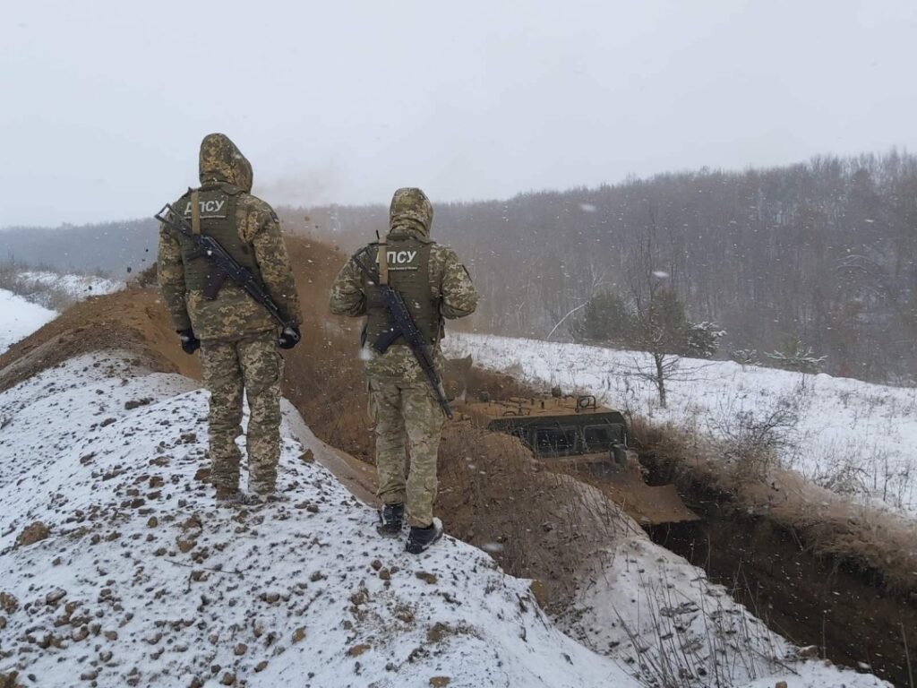Через загрозу військового вторгнення: Україна укріплює кордон з Росією