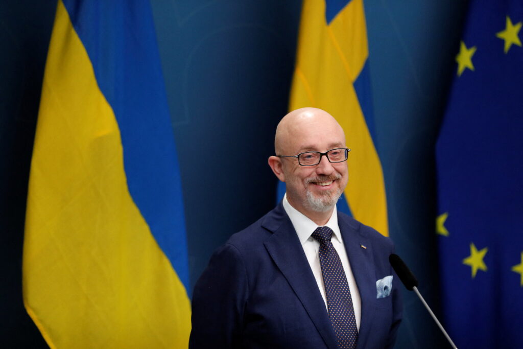 Системи ППО, винищувачі, ПЗРК та боєприпаси: Резніков назвав основні пріоритети України на майбутньому “Рамштайні”
