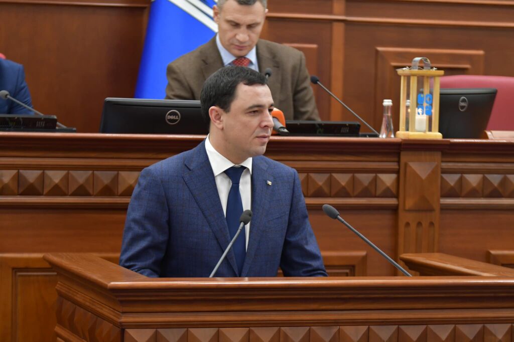 “Європейська Солідарність” у Київраді заявила про тиск і стеження збоку правоохоронців