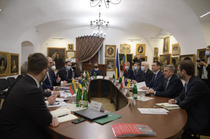 Міграційна криза в Білорусі й російська ескалація на Донбасі: Україна, Польща й Литва обговорили безпекову ситуацію в регіоні