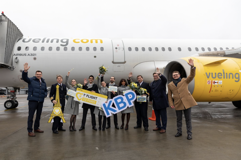 Іспанський лоукост Vueling почав польоти до України