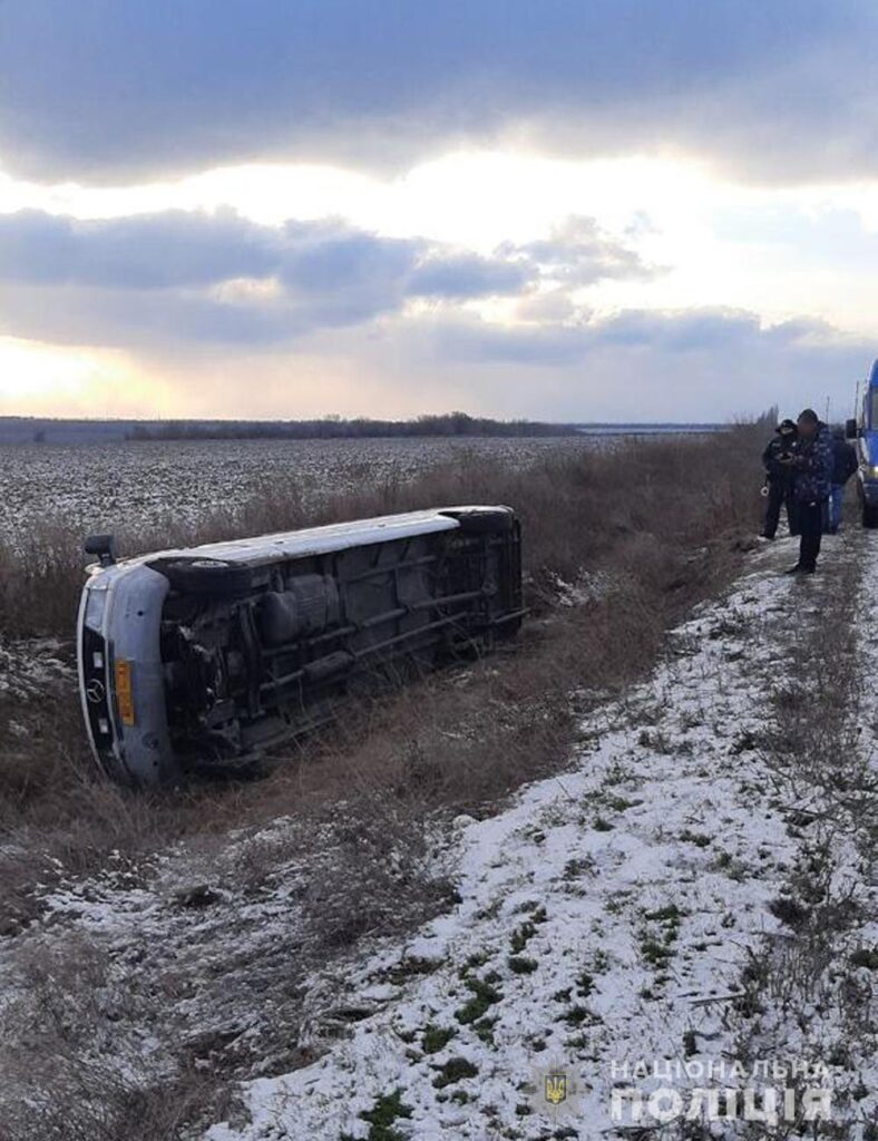 На Запоріжжі перекинувся автобус з дітьми, є постраждалий