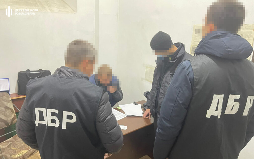 На Харківщині поліцейський продавав наркотики в суді й СІЗО