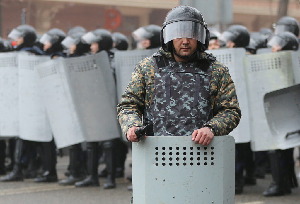 В Алмати розпочалася антитерористична операція для придушення протесту