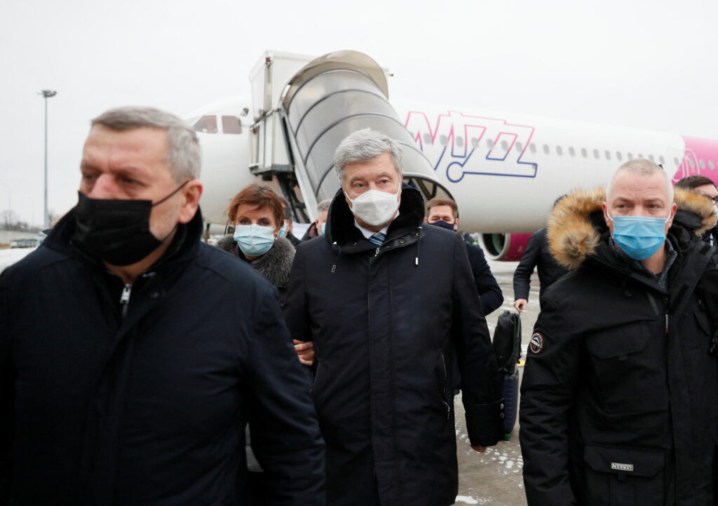 “Остров невезения в океане есть”: соцмережі глузують над Зеленським та активно реагують на приліт Порошенка