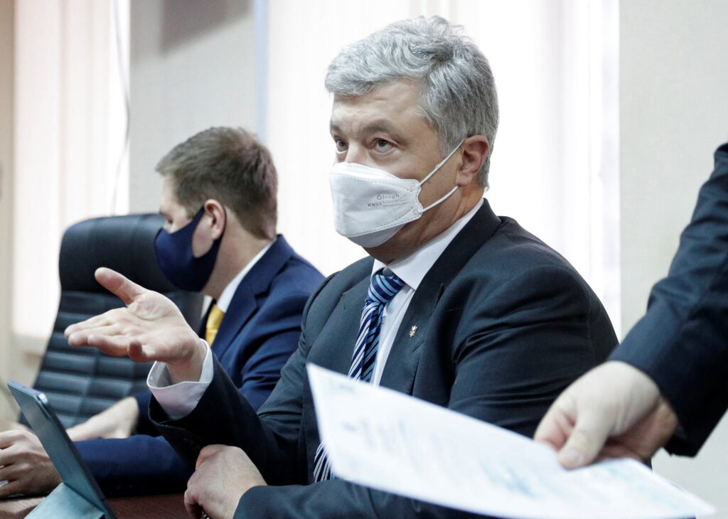 Змова в правоохоронних органах: на підслідних тиснуть, щоб вони дали свідчення проти Петра Порошенка  – адвокати
