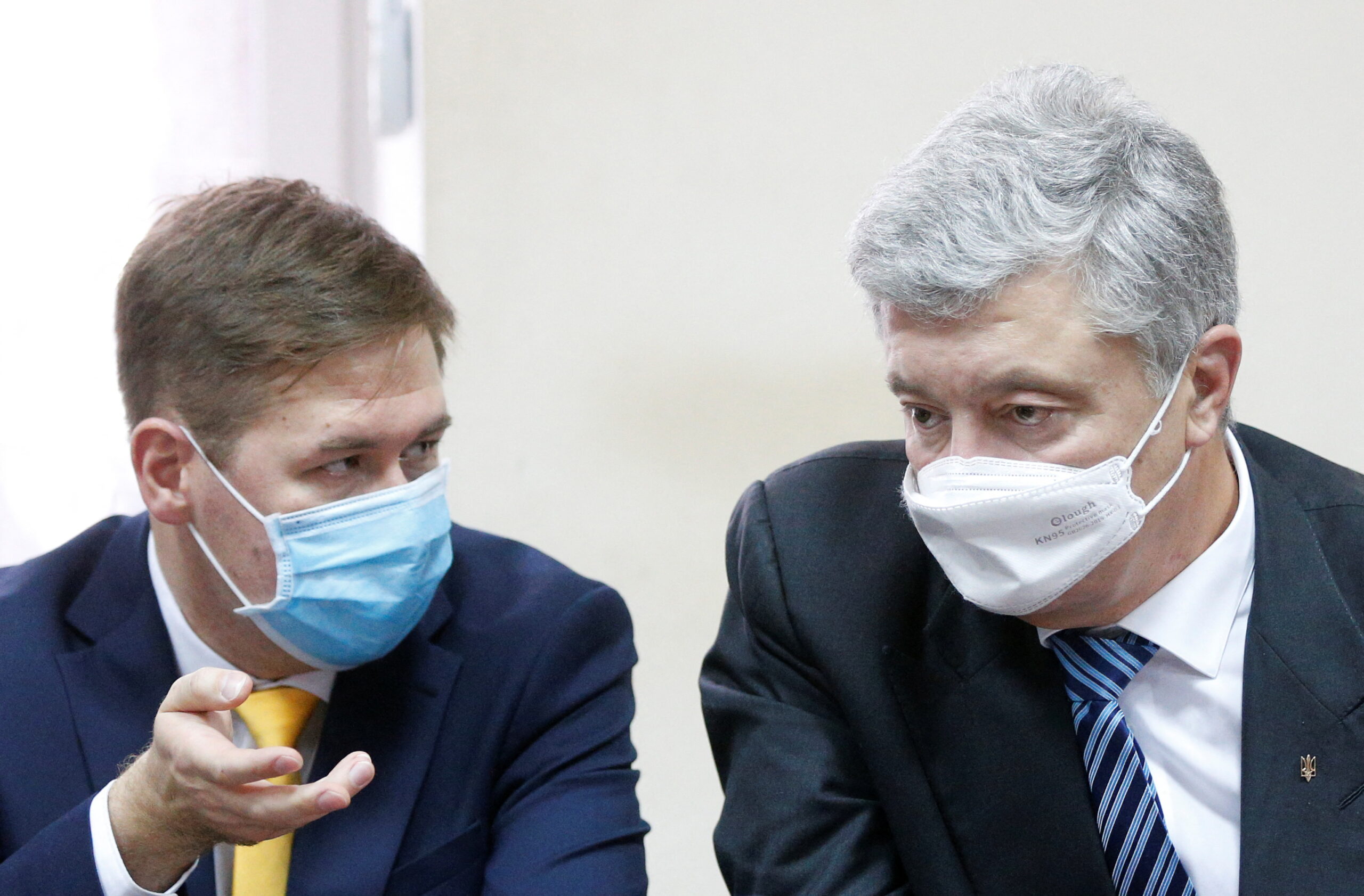 Порошенко. Адвокати. суд 17.01+