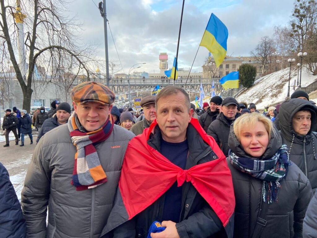 Помяли бока и сломали телефон: появились подробности избиения Балуха силовиками под Печерским судом