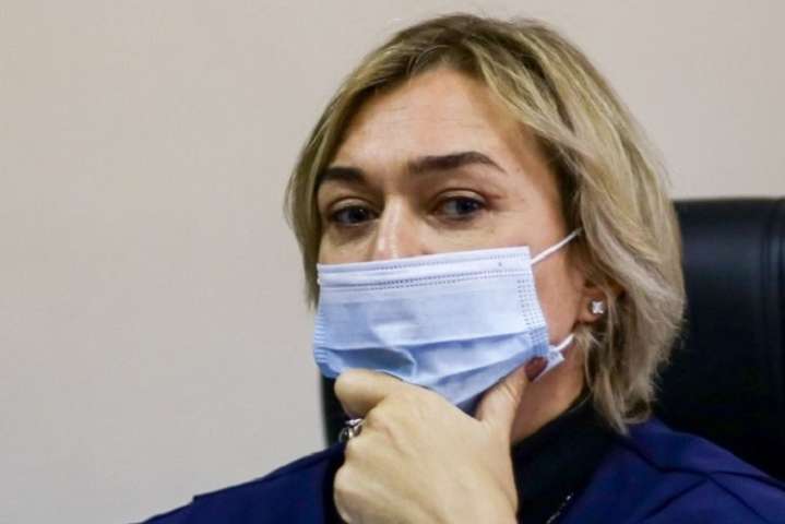 Суддя Бортницька, яка незаконно арештувала майно Порошенка та “Прямого” і “5 каналу”, внесена в базу “Миротворця”