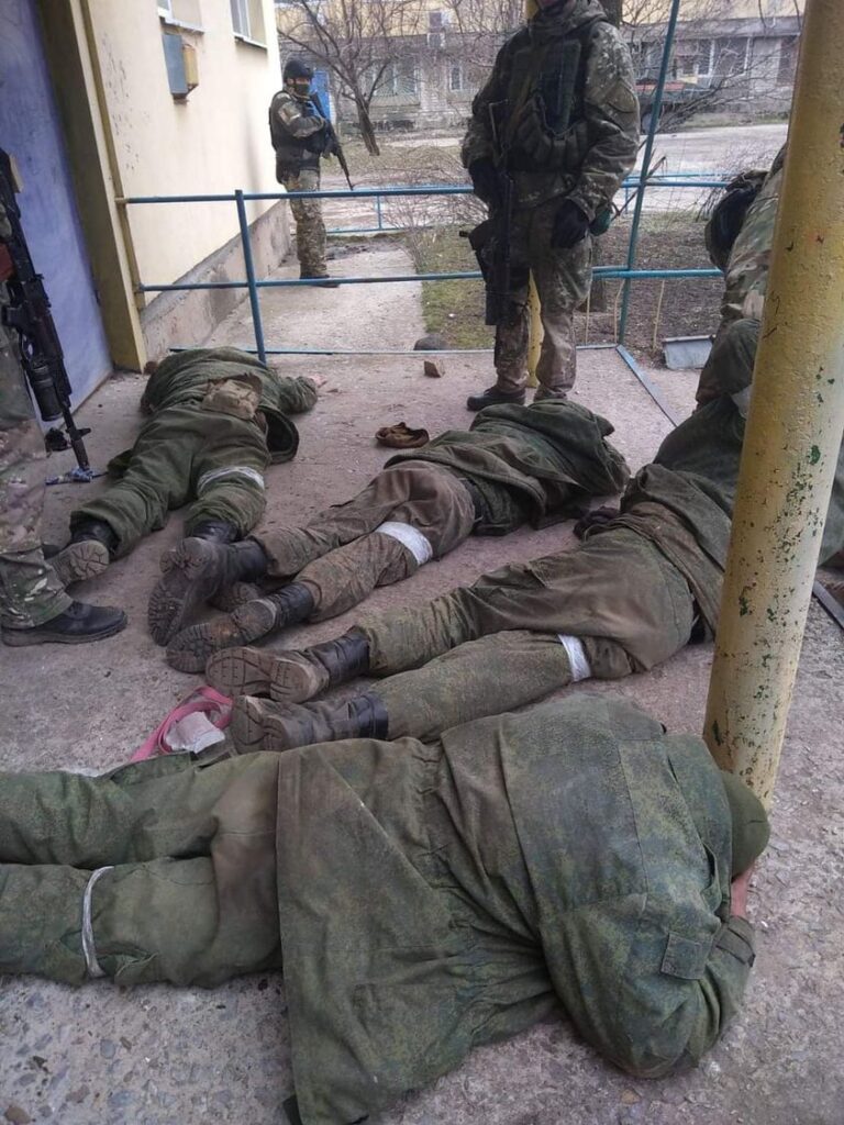 Бійці ООС захопили у полон російських військових у боях за Щастя: фото