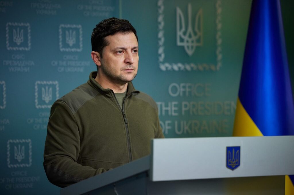 «В эту ночь враг пойдет на штурм. Судьба Украины решается именно сейчас» — новое обращение Зеленского
