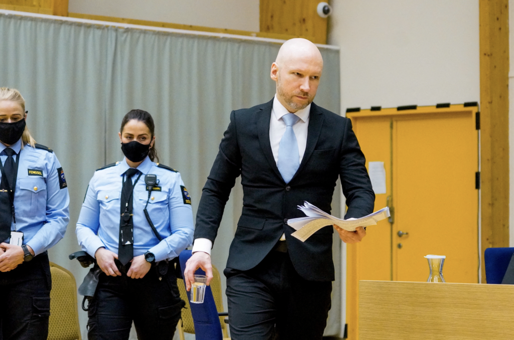 Суд у Норвегії відмовився дочасно звільнити Брейвіка