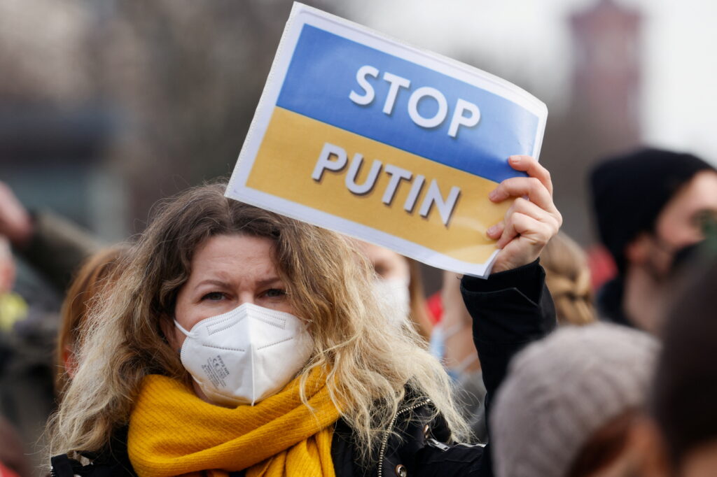 “Ашан” припиняє постачання й інвестиції до Росії
