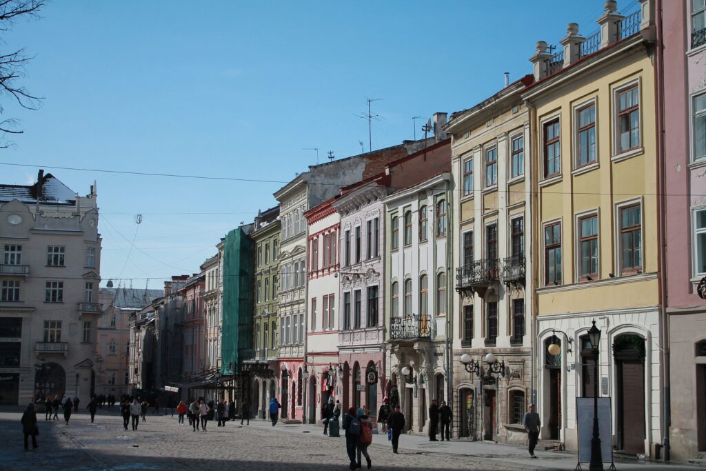 Львів‘яни масово обурюються Садовому: в укриттях води по коліна і смердить