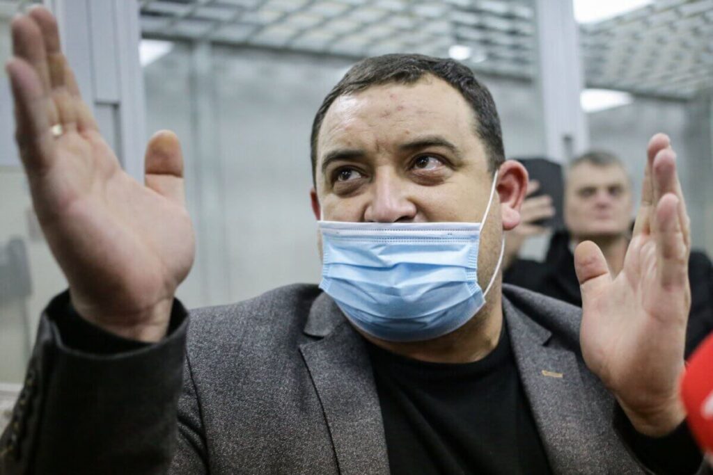 “Слугу” Кузьміних, якого викрили на хабарі, приведуть до суду примусово – ухвала ВАКС