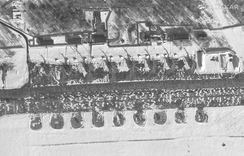 Гелікоптери Мі-26 на білоруському аеродромі Мачуліщі