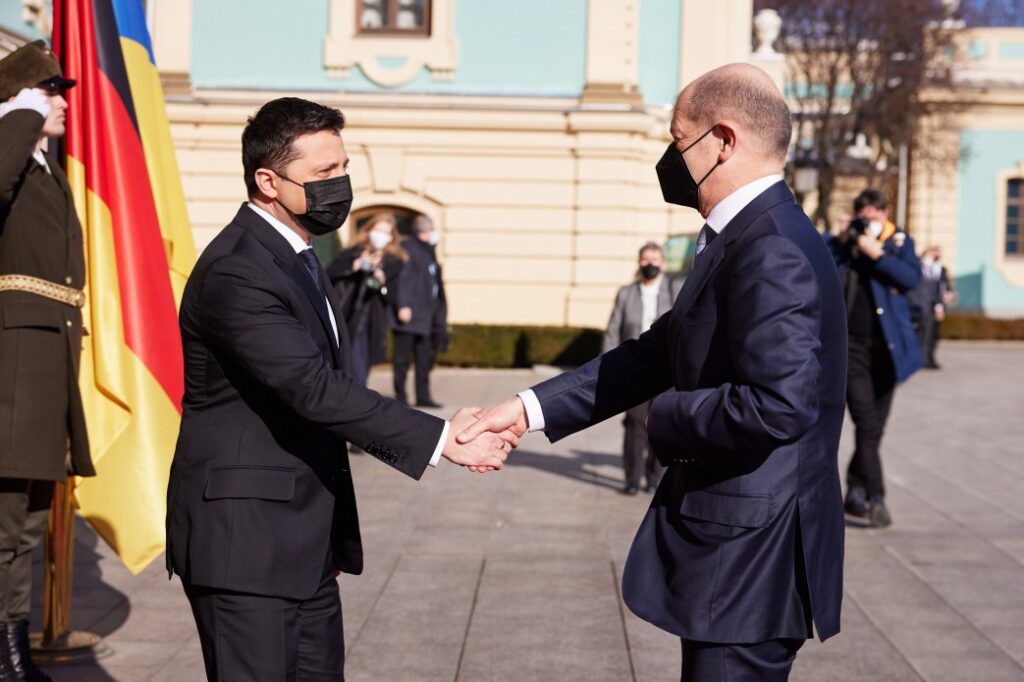 Зеленський і Шольц обговорили юридичні гарантії захисту України від агресії РФ