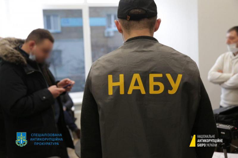 Викриття на хабарі депутата Київради від “Слуги народу”: НАБУ повідомило подробиці й оприлюднило фото та відео