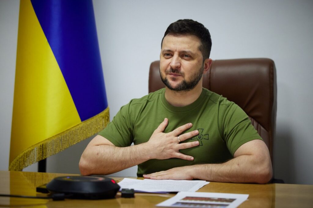 Російські окупанти гвалтують жінок, знищують житлові квартали та лікарні — Зеленський звернувся до парламенту Франції