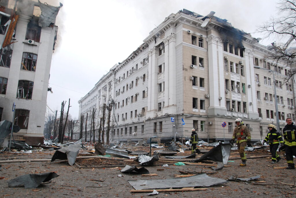 Російські окупанти обстріляли житловий район Харкова: 7 людей загинули, 34 поранені
