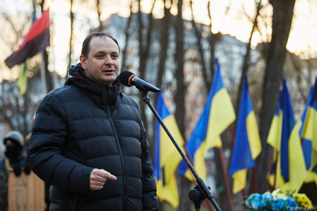 Віз гуманітарну допомогу: міський голова Івано-Франківська потрапив під обстріл на Чернігівщині