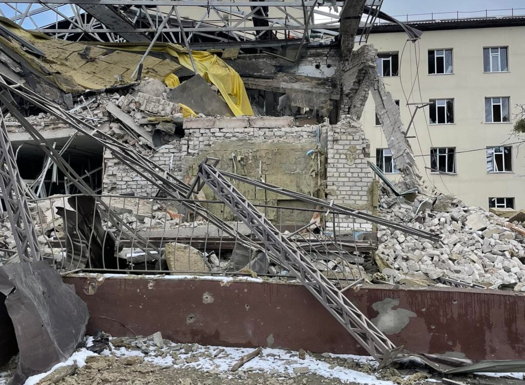 Росіяни вщент знищили центральну лікарню Ізюма