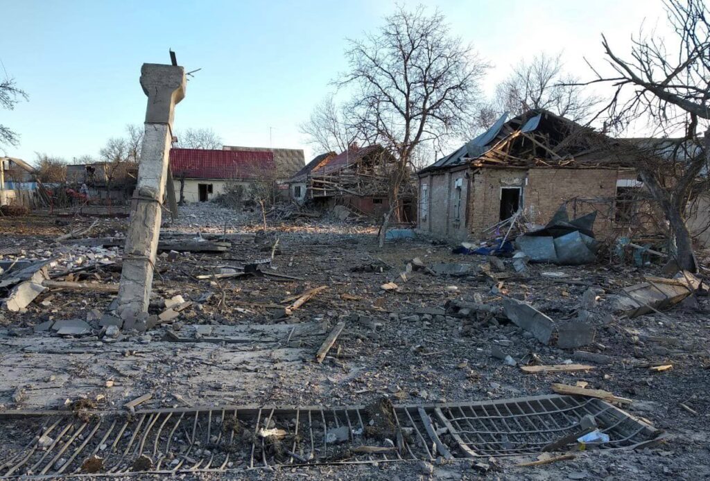 Пошкоджені житлові будинки: окупанти завдали ракетного удару по Баришівці
