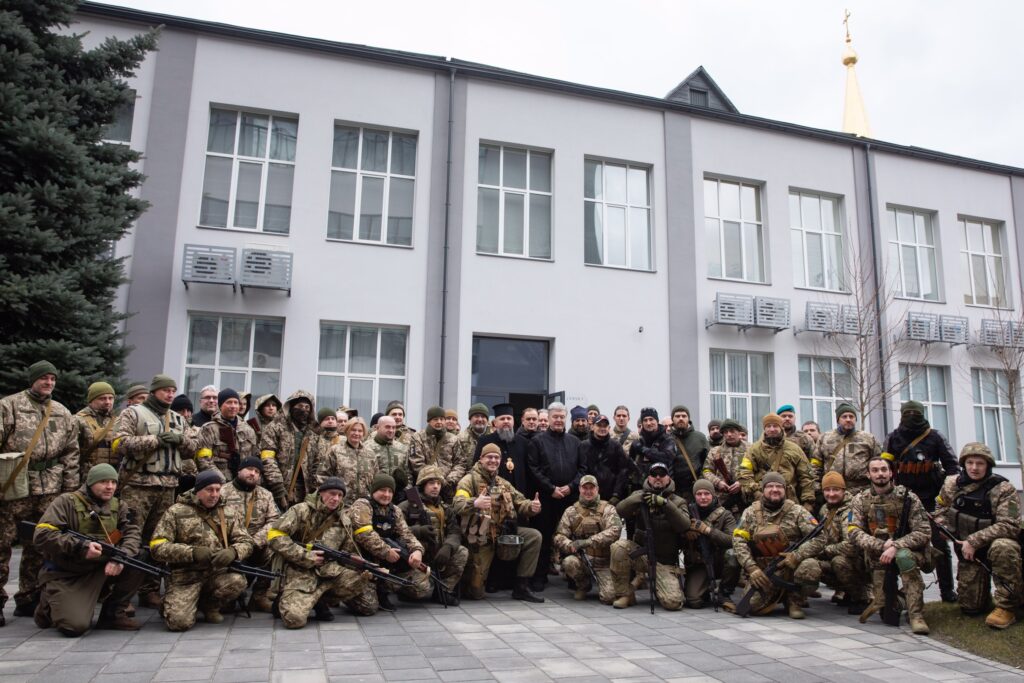 Предстоятель ПЦУ Епіфаній благословив бійців 206-го батальйону тероборони