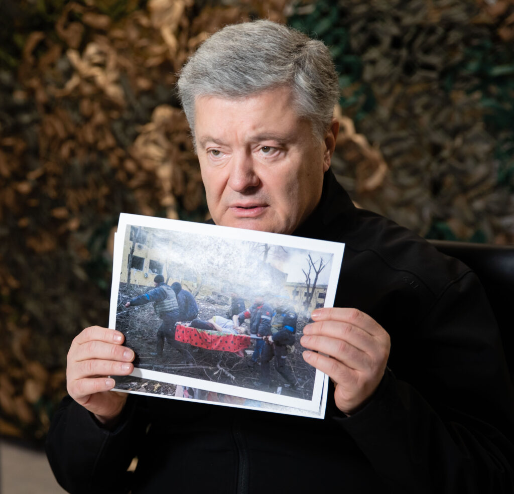 Санкции еще не адские, потому что ад сейчас не в России, а в Украине — Порошенко на саммите ЕНП
