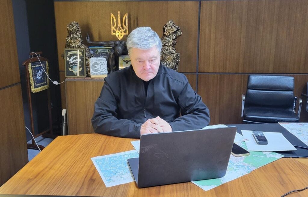 Важка розмова: Порошенко закликав послів європейських держав до повної ізоляції Росії та закриття неба над Україною 