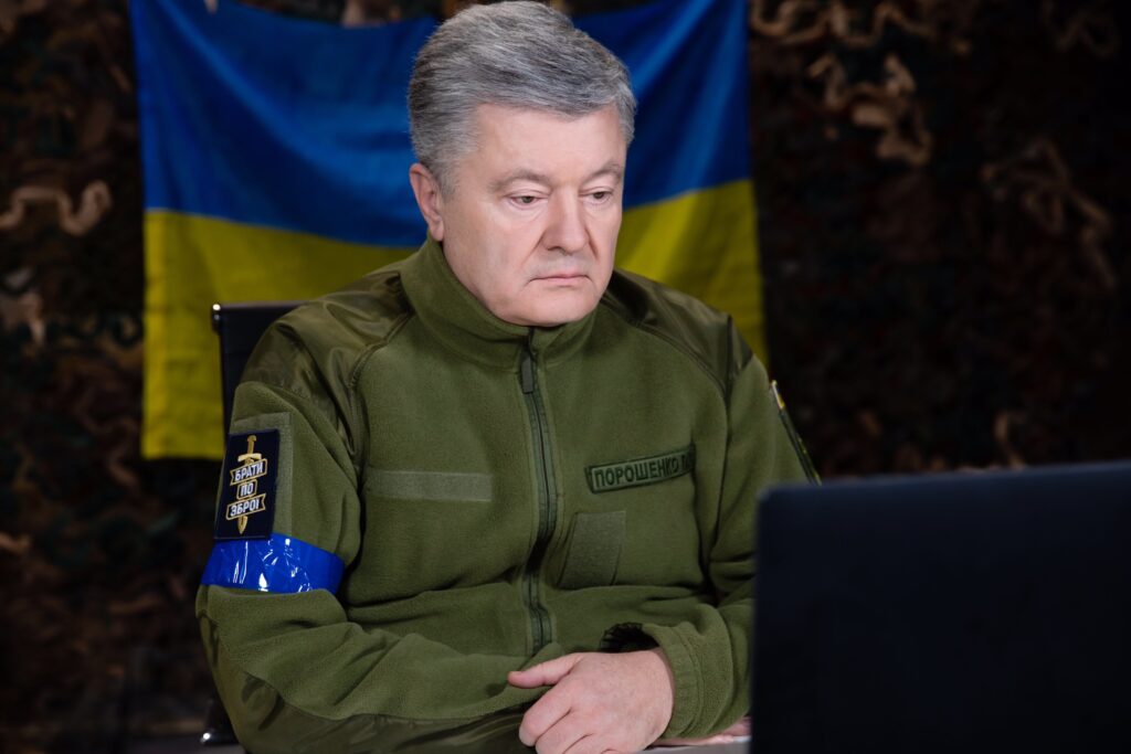 Припиніть купувати нафту і газ в агресора – Порошенко в інтерв´ю французькому телеканалу