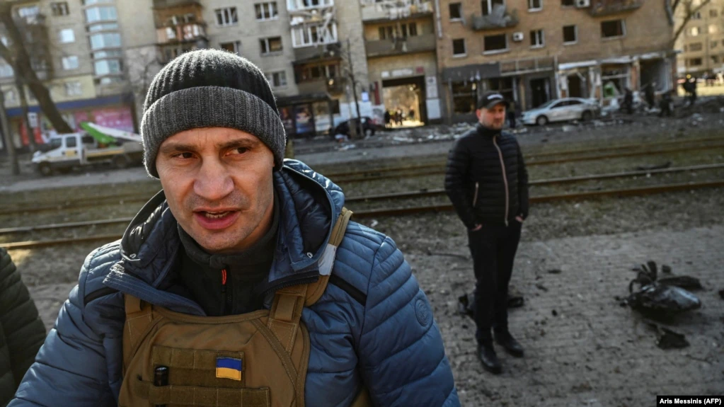 Ворог продовжує атакувати Київ: сьогодні вранці загинула одна людина, двоє постраждали – Кличко