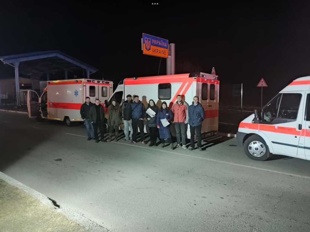 Нардепы из «ЕС» перегнали в Киев три скорых с медикаментами от волонтеров из Тюрингии
