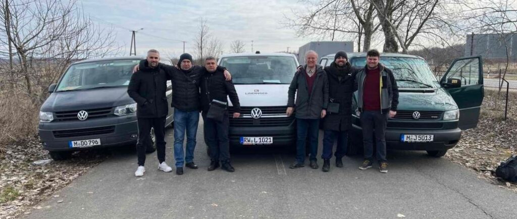 Закарпатські волонтери везуть допомогу для біженців та військових від німецьких друзів України