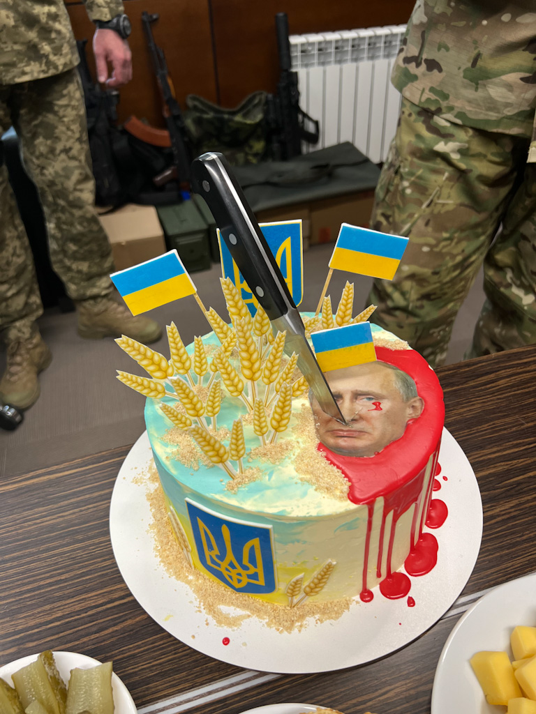 Турчинову на день народження подарували голову Путіна
