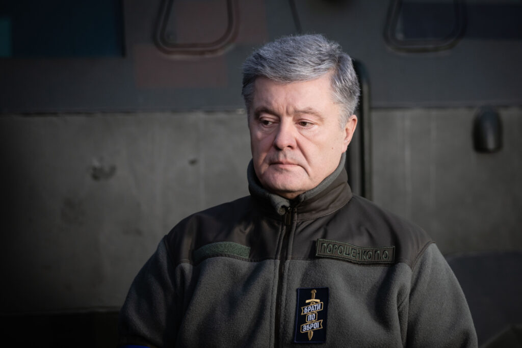 Порошенко на Донеччині: внесок кожного волонтера, кожного фонду наближає Україну до перемоги
