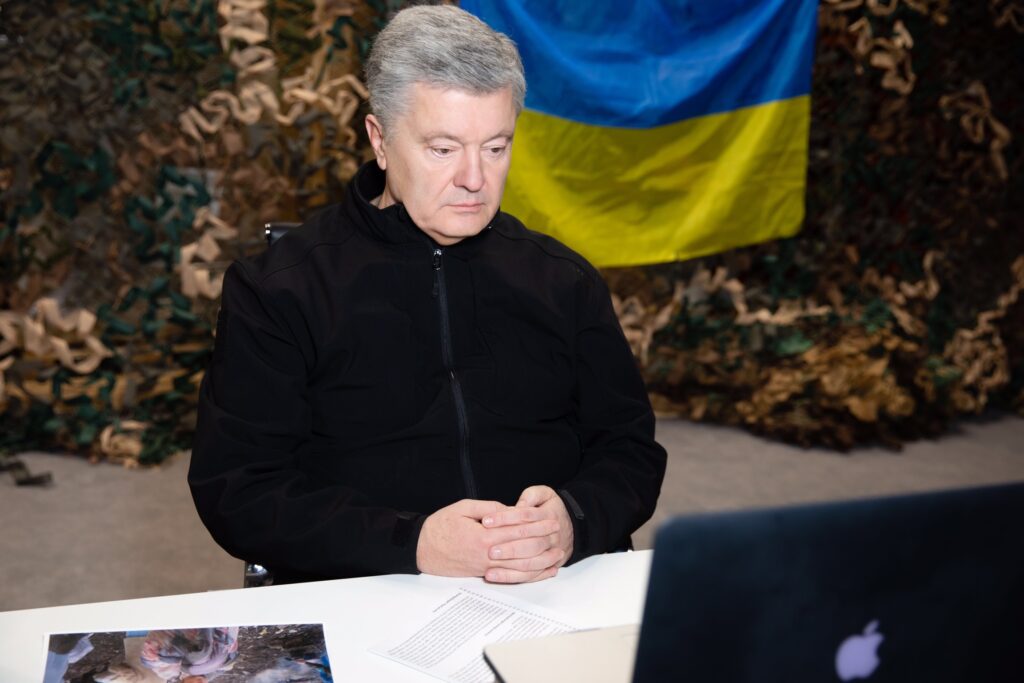 Порошенко закликав політиків Болгарії підтримати закриття неба над Україною