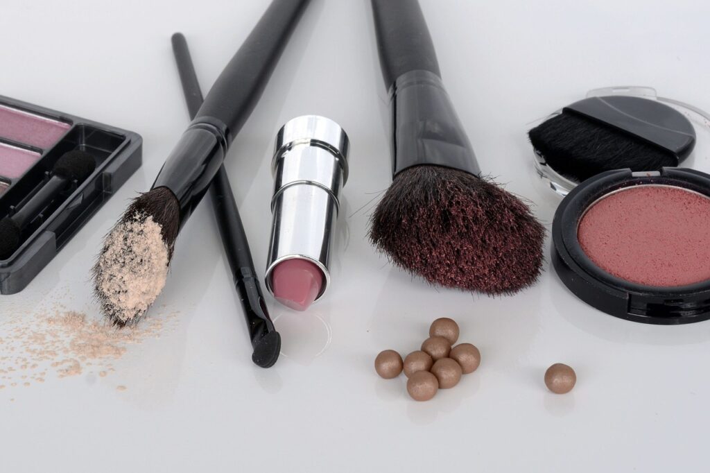 Oriflame згортає діяльність у Росії