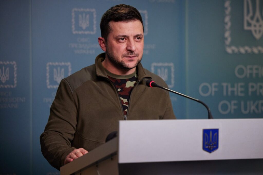 Близько тисячі російських окупантів потрапили в полон – Зеленський