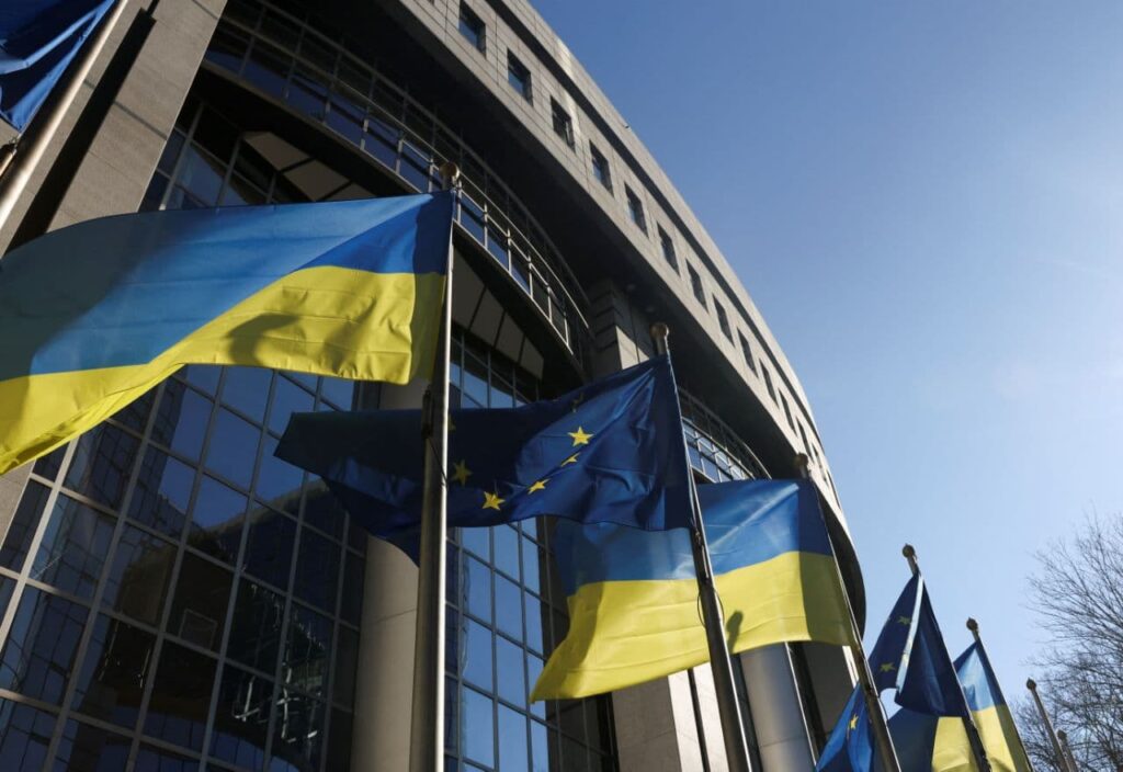 Кредит на 90 мільярдів євро: Єврокомісія анонсувала перший транш допомоги Україні