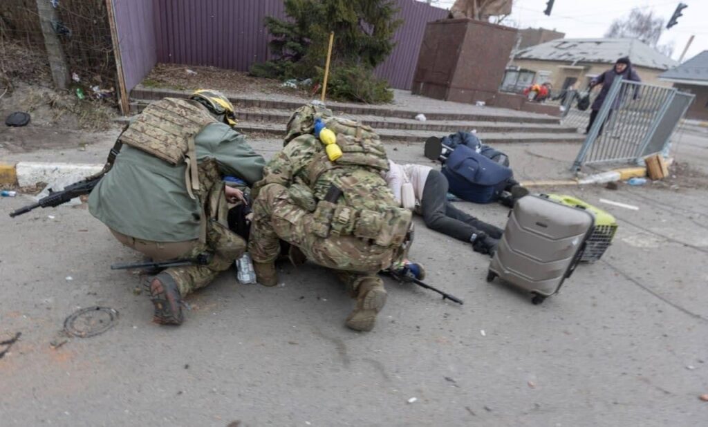 Росіяни розстріляли цивільних, які намагались евакуюватись з Ірпеня: загинуло двоє дітей
