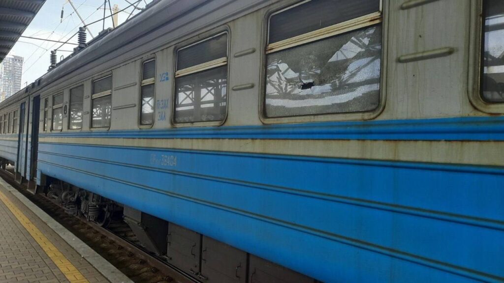 Росіяни обстріляли електричку Шепетівка — Київ: є постраждалий