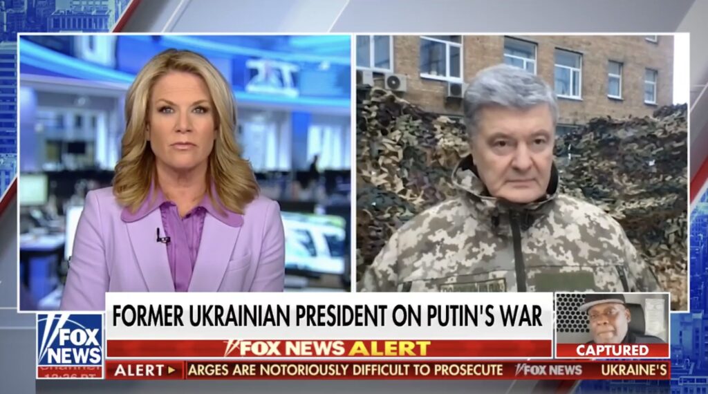 Порошенко на Fox News: всього 300 танків, 1000 бронемашин та 100 винищувачів можуть кардинально змінити характер цієї війни