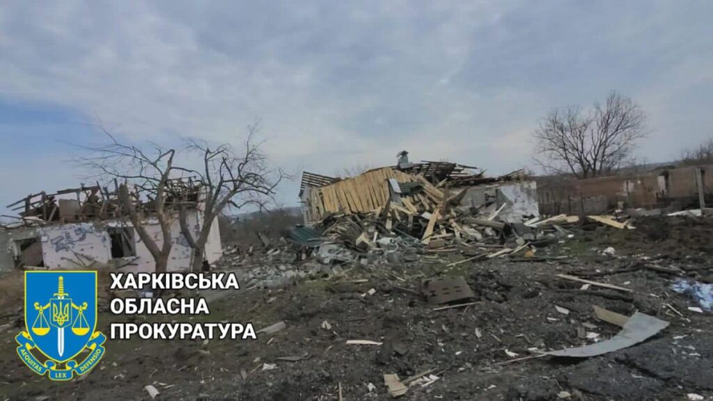 Зруйновані будинки, знищена техніка та тіла окупантів: як виглядає звільнена Вільхівка