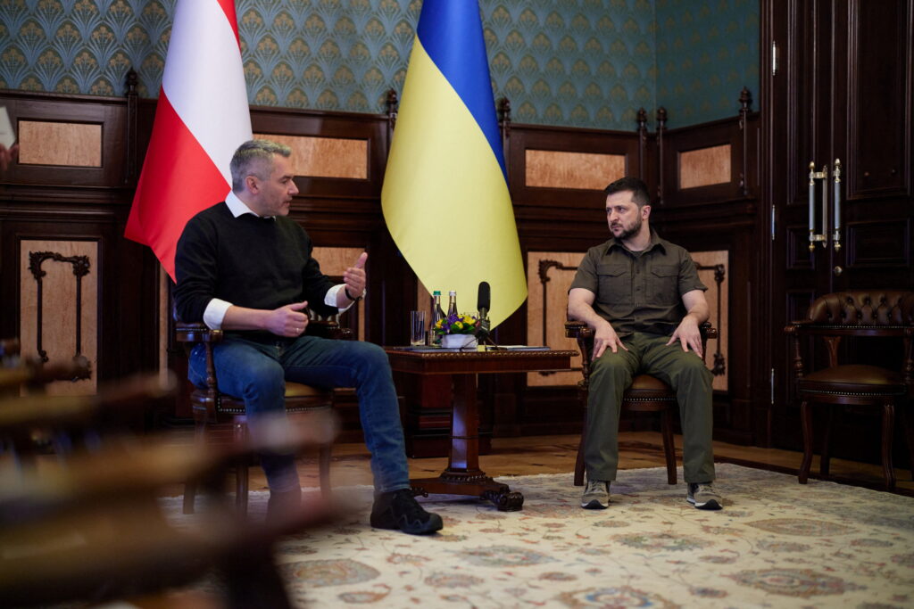 Оборона Мариуполя: стало известно количество военных РФ, пытающихся взять город